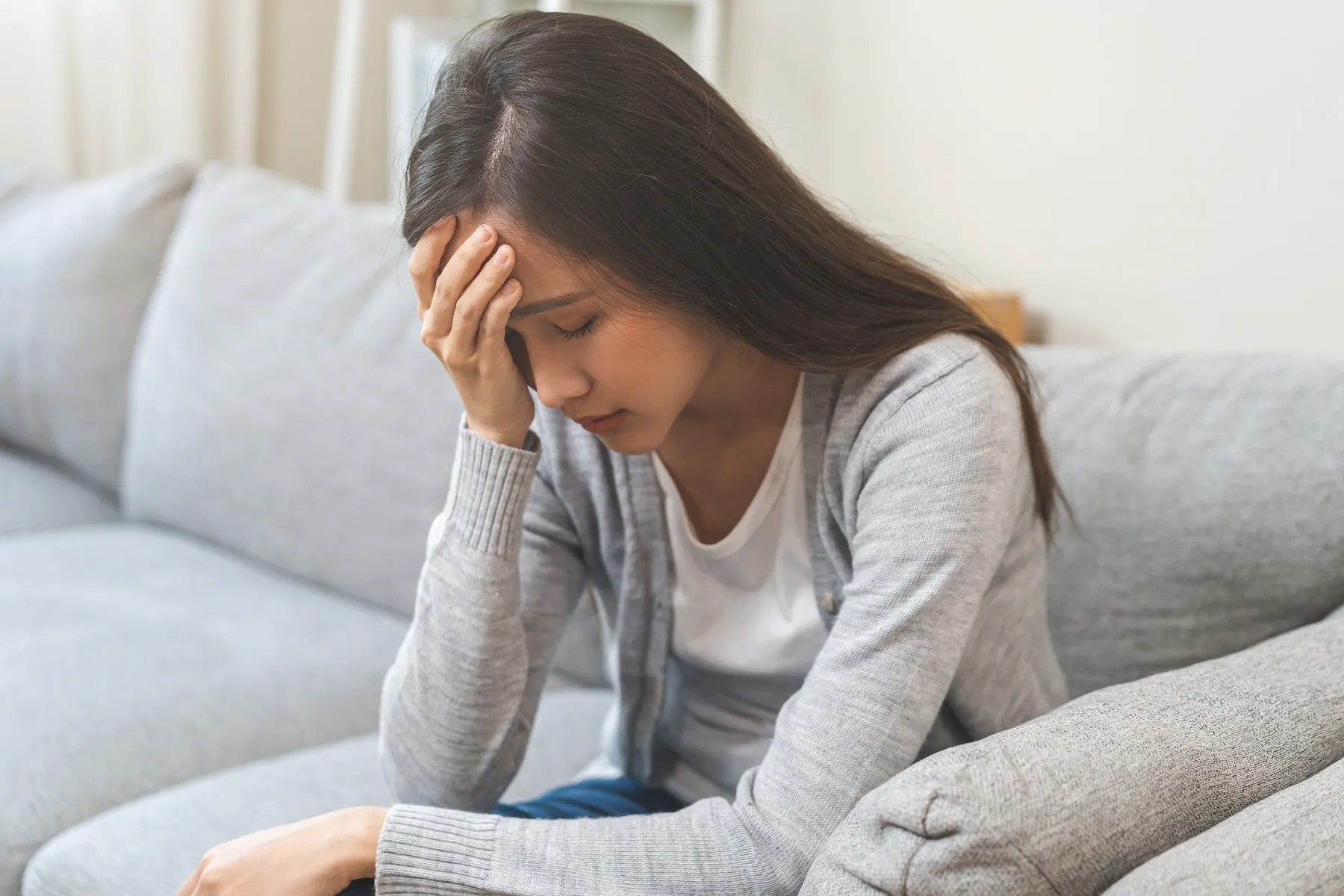 更年期で悩んでいる女性